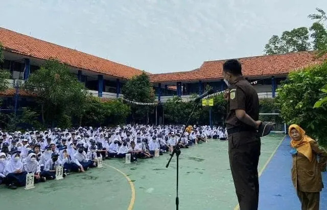 Cegah Kenakalan Remaja, Kejari Kota Tangerang Sambangi Sekolah
