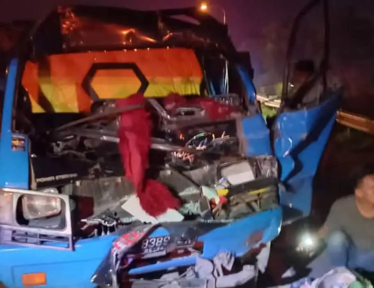 Pikap Tabrak Truk di Tol Tangerang-Merak, 1 Anak Meninggal Dunia