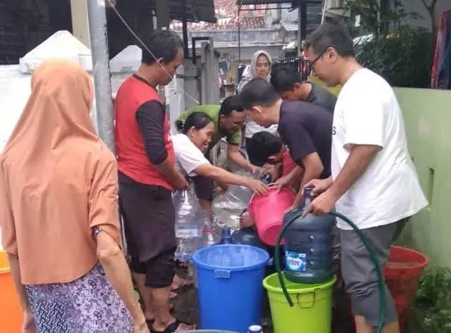 Kacau, Air Perumdam TB "Mati-Nyala", Warga Berebut Air Bersih