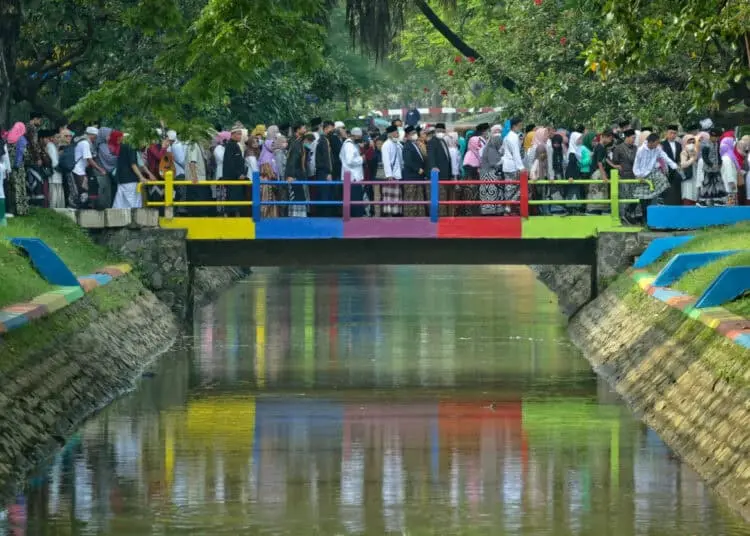Foto Jalan Sehat Sarungan di Kota Tangerang
