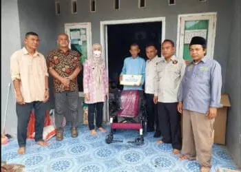 PWI Bersama Pemkab Tangerang Salurkan Kursi Roda
