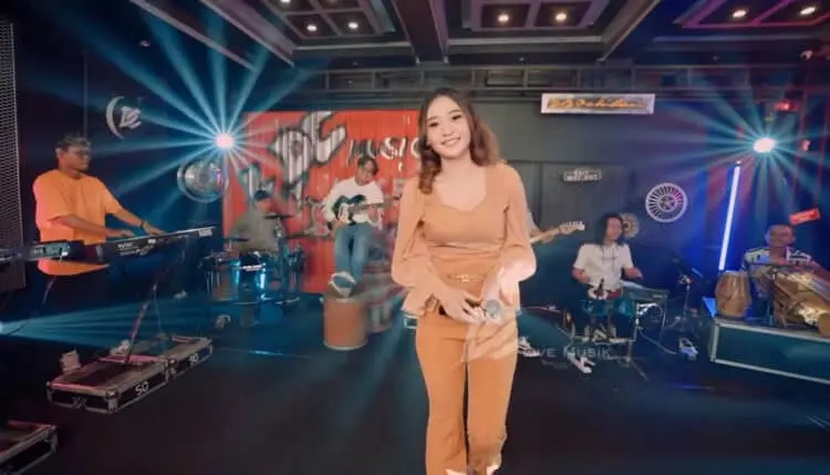 Lirik Lagu Lintang Ati – Difarina Indra