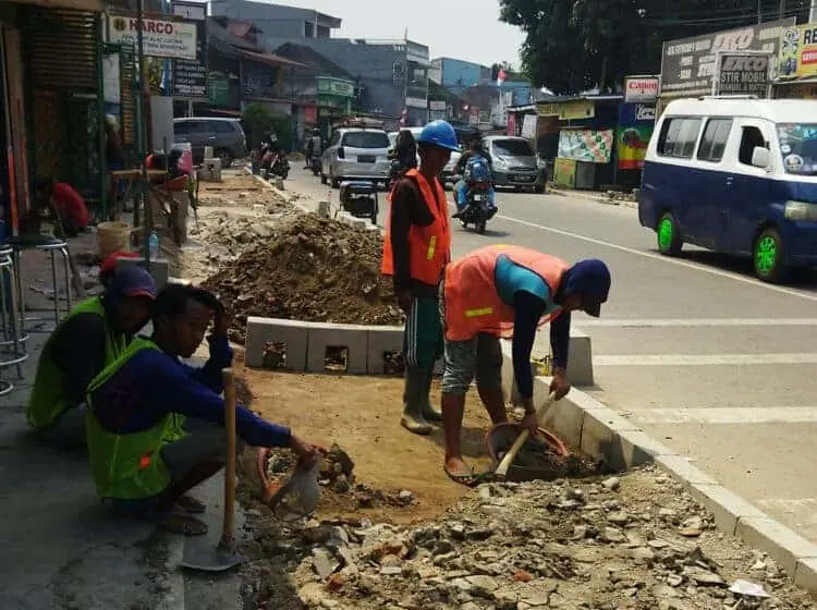 Sedang Dibangun Trotoar, PKL di Jalan Prambanan Cibodas Diminta Pindah