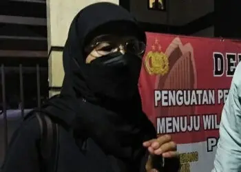 Dari Jak-Bar, Pak Kasie Bawa Staf Cewek Masuk Kamar Hotel di Pinang, Eh..Digerebek Istri Dong