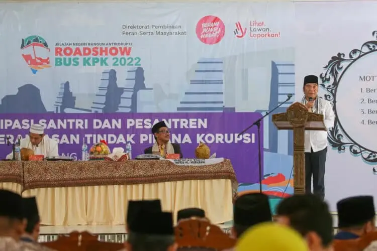 Roadshow Bus KPK Sambangi Ponpes Al Mubarak Kota Serang