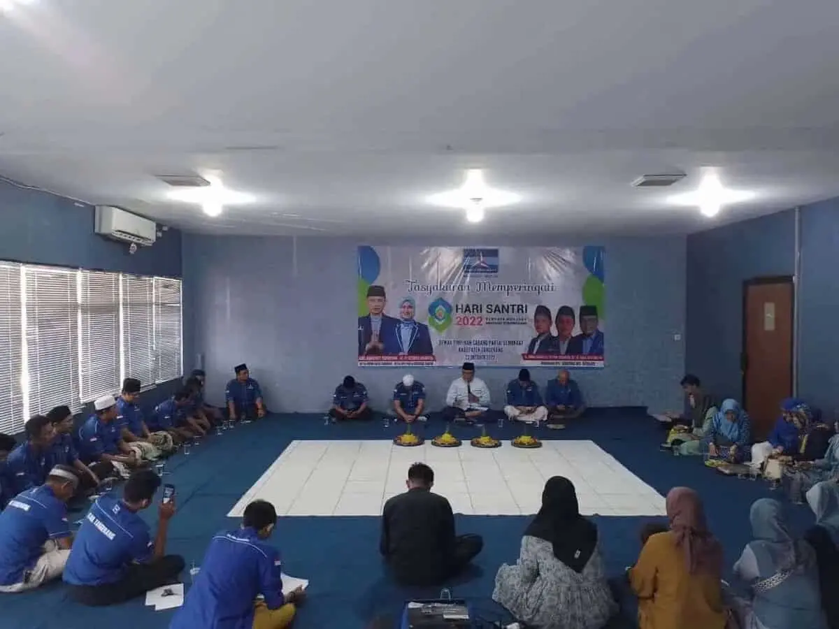 Gelar Tasyakuran Hari Santri, Pengurus Demokrat Kabupaten Tangerang Berseragam Sarung dan Peci Gelar Tasyakuran Hari Santri, Pengurus Demokrat Kabupaten Tangerang Berseragam Sarung dan Peci