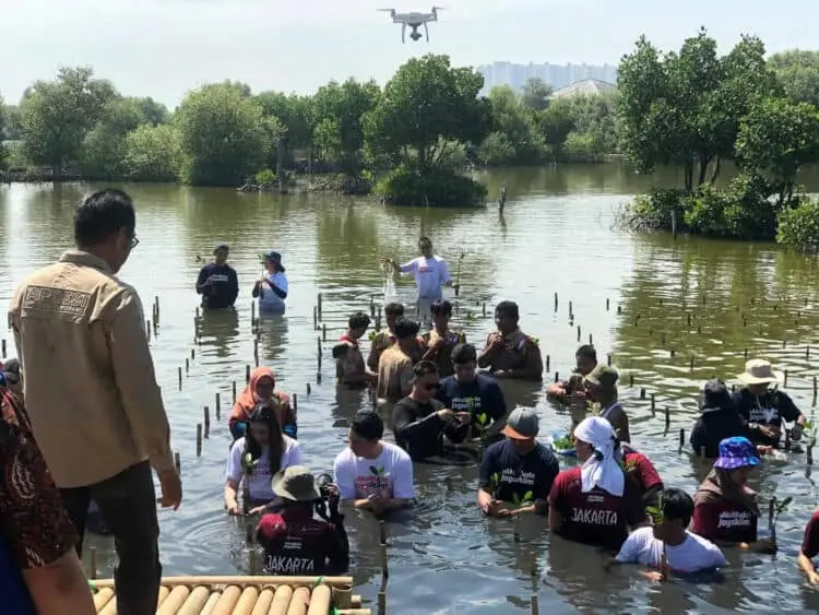 30 Anggota Pramuka Kwaran Teluknaga Ikut Aksi Muda Jaga Iklim di Pantai Tanjung Pasir