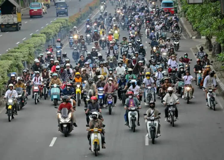 Foto Penghobi Motor Riding Sore Peringati Hari Sumpah Pemuda
