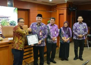 Bupati Zaki Terima Piagam WTP Ke-14 Dari Kemenkeu RI