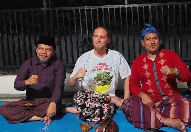 Musisi Mustofa Debu Dukung Upaya Pertahankan Makam Ki Buyut Jenggot