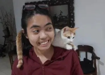 Berkenalan dengan Firstka Safira, Relawan Peduli Kucing Asal Larangan