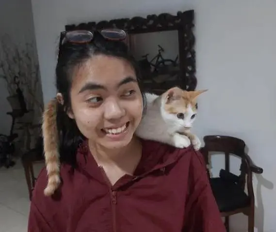 Berkenalan dengan Firstka Safira, Relawan Peduli Kucing Asal Larangan