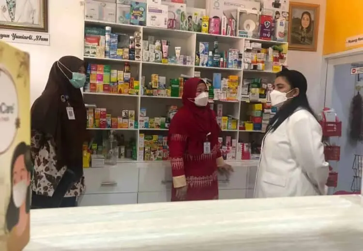 Pastikan Obat Sirup Tak Dijual, Puskesmas Cipondoh Sidak Apotek dan Klinik