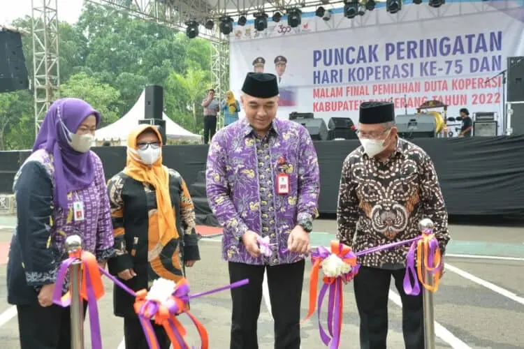 Stand Bazar HUT Koperasi dan Job Fair Mini Diminati Pengunjung