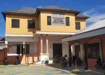 Warga dan Kepala Desa Sujung Kabupaten Serang Dambakan Ambulans Desa