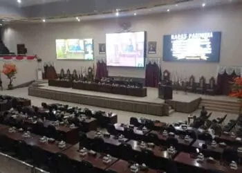 Rapat Paripurna tentang Penyampaian Nota Pengantar Gubernur mengenai Raperda tentang Pencabutan Perda Provinsi Banten. (ISTIMEWA)