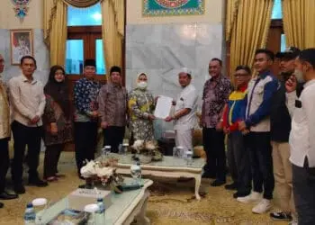 Temui Bupati Tatu, Ini Permintaan Buruh di Kabupaten Serang
