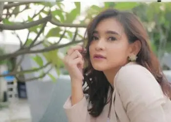 Rara Pramesti, SPG yang Kini Mulai Tekuni Dunia Tarik Suara