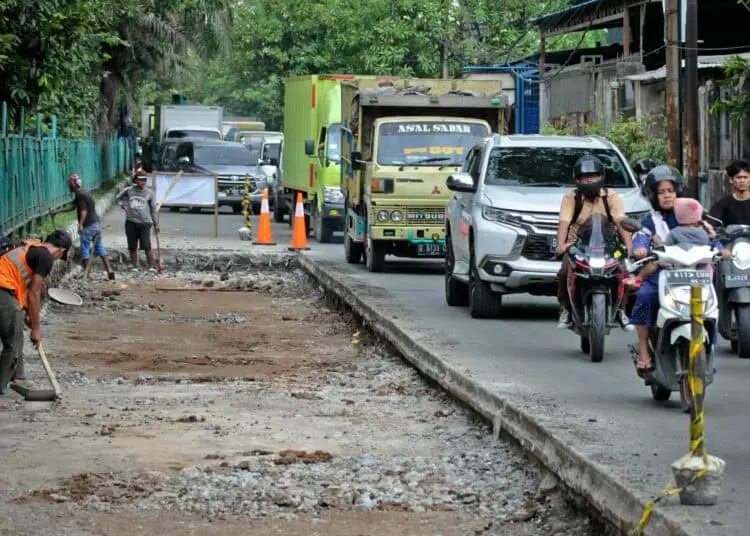 Foto Kemacetan Lalu Lintas di Jalan Marsekal Suryadarma