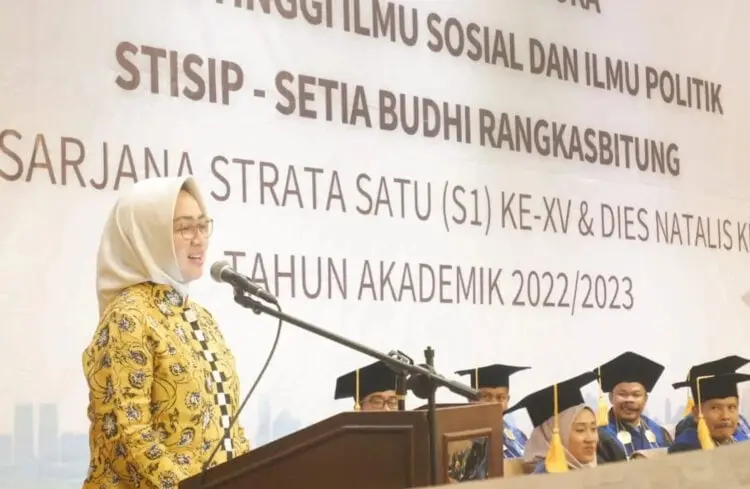 Orasi Ilmiah, Airin Beri Motivasi Lulusan STISIP Setia Budhi Rangkasbitung