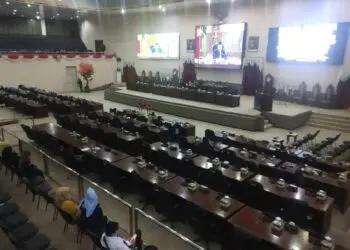 Suasana rapat paripurna, di loingkungan DPRD Provinsi Banten, Selasa (22/11/2022). (LUTFI/SATELITNEWS.COM)