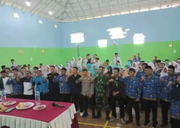 Foto bersama usai menggelar acara sosialisasi anti narkoha, Kamis (17/11/2022). (ISTIMEWA)