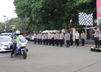 Peduli Korban Gempa Cianjur, Polres Metro Tangkot Salurkan Bantuan Pakaian dan Makanan