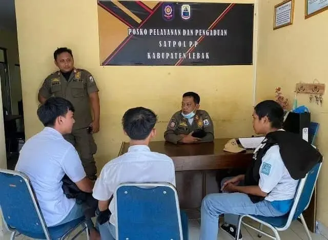Asyik Nongkrong di Warung, Pelajar di Lebak Disambangi Satpol PP, Begini Ujungnya