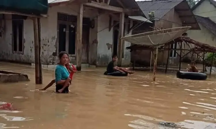 Dua Sungai Meluap, Ribuan KK di Pandeglang Dikepung Banjir