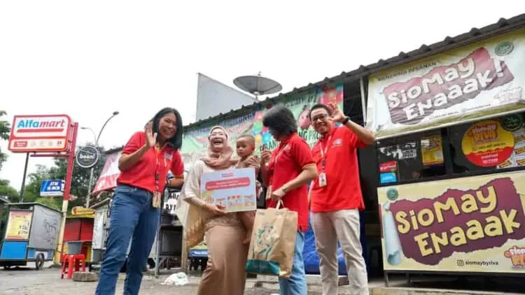 Mitra UMKM Dapat Apresiasi dari Alfamart saat Momen Hari Ibu