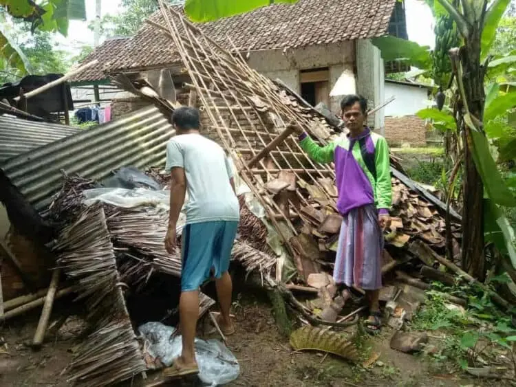 Lagi, Tiga Rumah di Pandeglang Ambruk Diterjang Angin Kencang