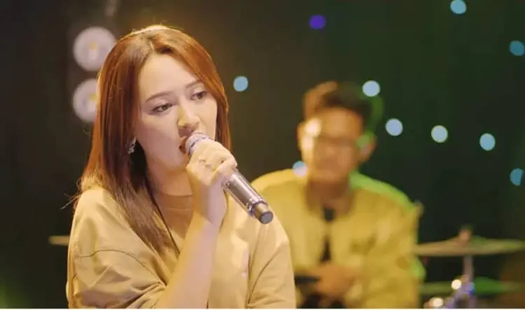 Lirik Lagu Ego - Happy Asmara