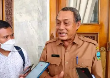 Pandji Tirtayasa, Wakil Bupati (Wabup) Serang, sedang di wawancara. (ISTIMEWA)