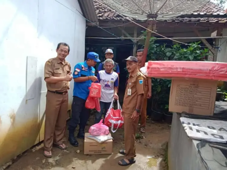 Peduli Warga Tak Mampu, FK-KSB dan Muspika Picung Kabupaten Pandeglang Salurkan Bantuan