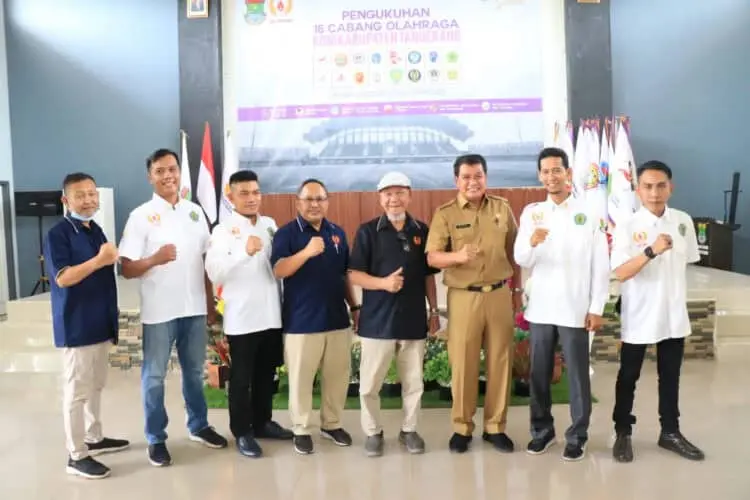 Resmi Dikukuhkan Sekda, Sapri Pimpin Pengurus Persatuan Panahan Kabupaten Tangerang