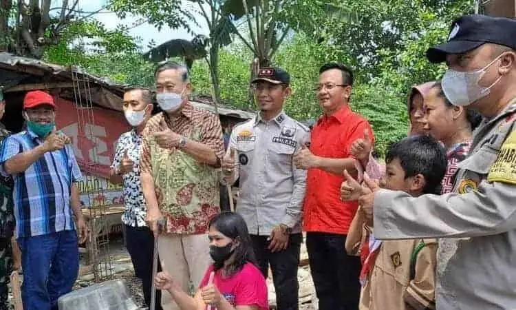 Anggota DPRD Kota Tangerang Ini Bangun Posyandu dan Bedah Rumah Tak Layak Huni