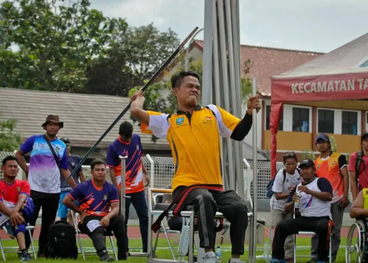 Foto Aksi Atlet Lempar Lembing dan Cakram di Peparprov IV Banten