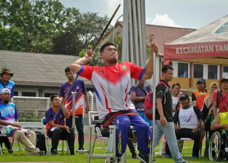 Foto Aksi Atlet Lempar Lembing dan Cakram di Peparprov IV Banten