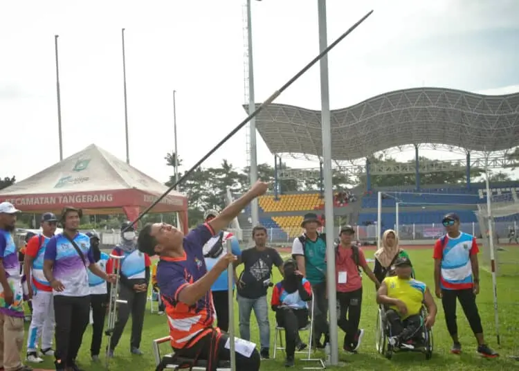 Foto Aksi Atlet Lempar Lembing dan Cakram di Peparprov IV Banten