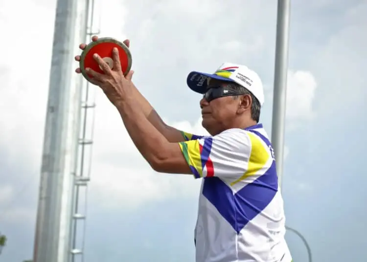 Foto Aksi Atlet Lempar Lembing dan Cakram di Peparprov IV Banten