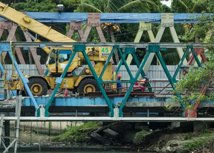 Foto Proses Perbaikan Jembatan Cisadane Kota Tangerang