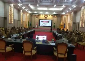 Rapat Pimpinan (Rapim) terkait dengan progress serapan anggaran 2022 menjelang akhir tahun, yang dihadiri oleh seluruh Kepala OPD, di Pendopo Gubernur Banten, KP3B, Curug, Kota Serang, Selasa (27/12/2022). (LUTHFI/SATELITNEWS.COM)