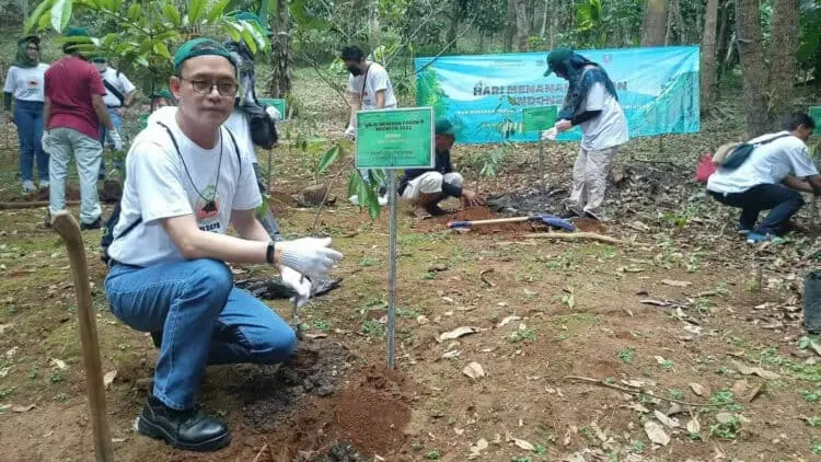 Mitigasi Bencana, Ratusan Karyawan Industri Lakukan Ini di Taman Kehati Padarincang Kabupaten Serang