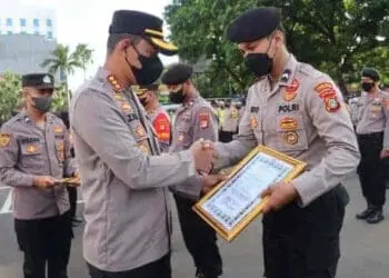 4 Anggota Polres Metro Tangerang Kota Diganjar Penghargaan Inspiratif