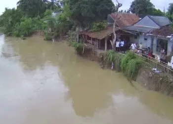 Rumah Warga Terkena Abrasi Sungai Ciujung, DPUPR Kabupaten Serang Surati Balai Besar
