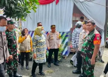 Tinjau Pos PAM Nataru, Bupati Tatu: Mari Terus Berdoa Untuk Kebaikan Bangsa