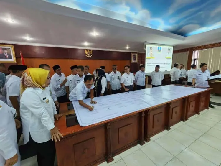Pacu Kinerja ASN, Bupati Tatu dan Jajarannya Ramai – ramai Tandatangani Pakta Integritas