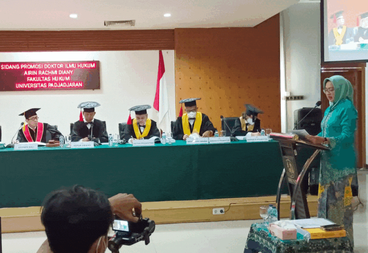 Selamat! Airin Raih Gelar Doktor Bidang Ilmu Hukum
