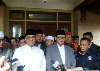 Kunjungi Rumah Wahidin, Anies Minta Doa