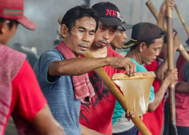 Foto Produksi Dodol dan Kue Keranjang Jelang Imlek di Tangerang